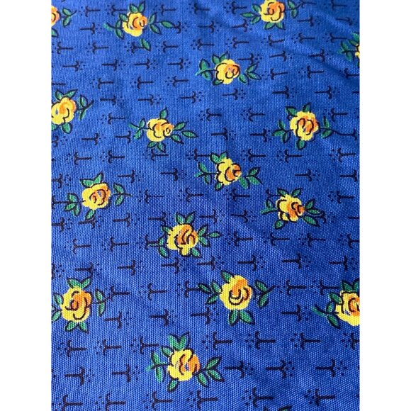 Fabric Floral Red Blue White Green Quilting Sewing Arts Crafts Remnants VTG - Picture 7 of 16